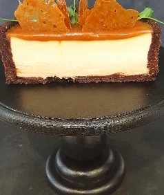 Чизкейк із солоною карамеллю